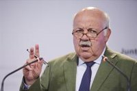 Andalucía critica que Sanidad siga sin dar luz verde a la cuarta dosis de la vacuna contra el Covid a mayores de 80 años