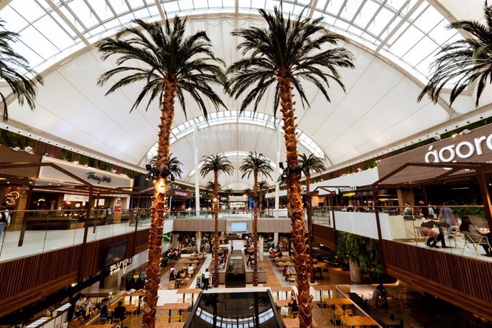 Espacio de ocio y restauración 'ágora' en intu Xanadú