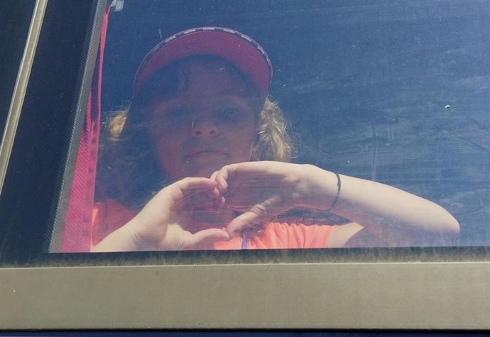 Una niña ucraniana que viaja para pasar el verano en la Comunitat Valenciana