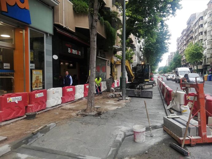 Vara de Rey ampliará sus aceras y contará con un nuevo paso peatonal a la altura del colegio Agustinas