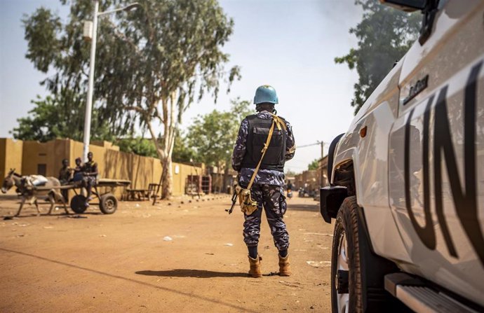 Un soldado de Malí con el casco azul de Naciones Unidas.