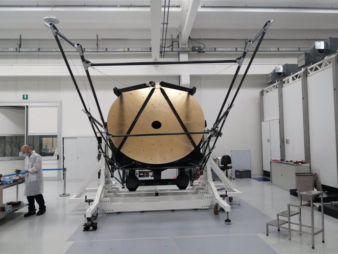 Imagen del espejo primario de ASTHROS, uno de los mayores telescopios diseñados para volar en un globo estratosférico