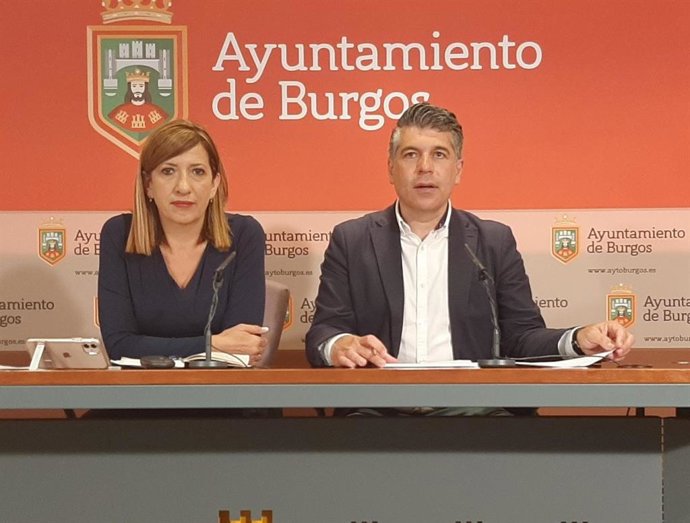 Nuria Barrio y Vicente Marañon durante la rueda de prensa.