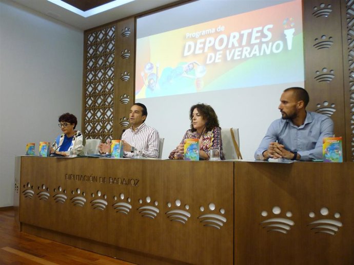 Presentación del 'Programa deportes de verano' de la Diputación Badajoz.