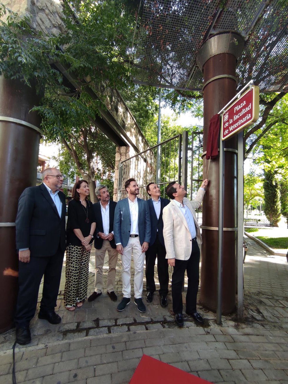 Inauguración de la plaza de la Facultad de Veterinaria de la UCO.
