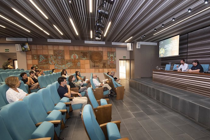 Reunión de los seleccionados en la primera fase de los Premios PIE de la Diputación de Cáceres