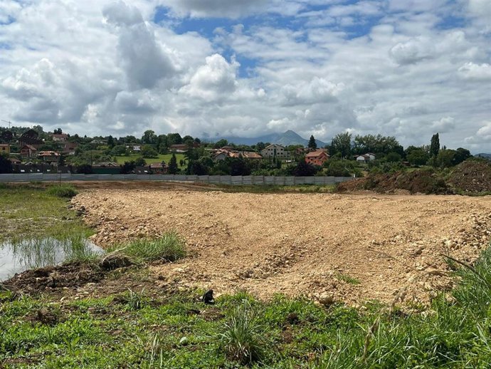 Terreno del futuro instituto IES de La Florida, en Oviedo.