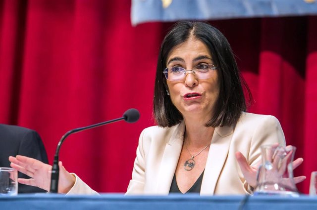 La ministra de Sanidad, Carolina Darias, inaugura un curso en la Universidad de Burgos.