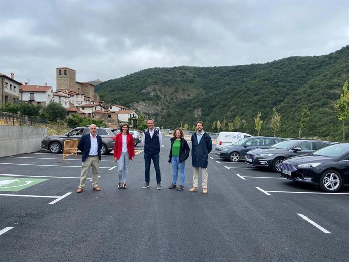 La delegada del Gobierno visita las obras de acondicionamiento de los accesos al municipio de Terroba