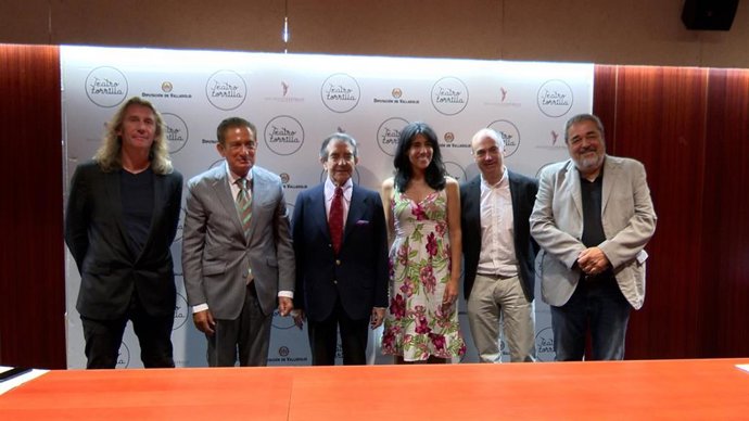 De izquierda a derecha: Jorge de Arco, Jesús Fonseca, Enrique Cornejo, Raquel Lanseros, Fermín Herrero y Carlos Aganzo.