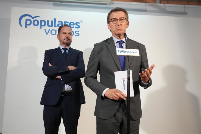 El presidente del PP, Alberto Núñez Feijóo, en Getxo (Bizkaia)