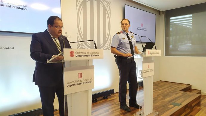 El conseller d'Interior, Joan Ignasi Elena, i el comissari en cap dels Mossos d'Esquadra, Josep Maria Estela