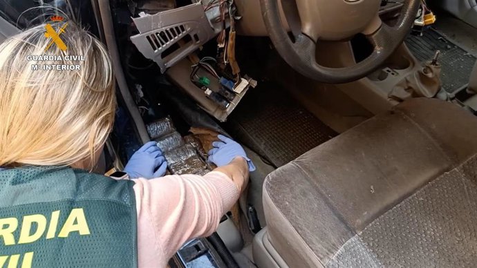 Desmantelada una red de que pasaba droga desde Melilla a la Península con vehículos comprados en Países Bajos