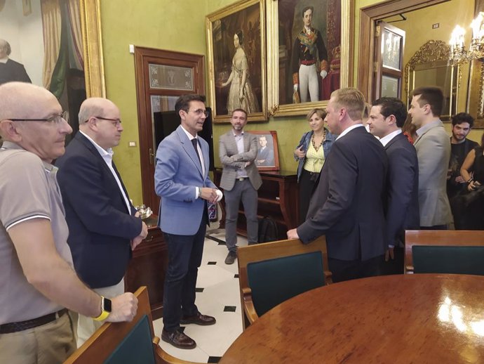 Reunión del Ayuntamiento de Granada y la empresa alemana Dotscene