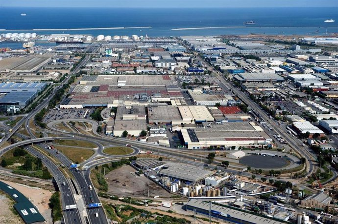 Archivo - Planta de Nissan en la Zona Franca.