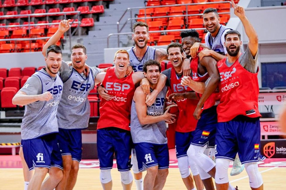 Los jugadores de la selección española de baloncesto tras un entrenamiento
