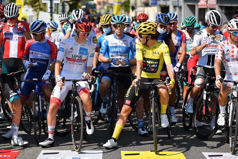 Archivo - Tadej Pogacar (UAE Team Emirates) y Primoz Roglic (Team Jumbo-Visma) mantendrán un pulso por el Tour de 2022. 