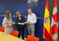 Procuradores del PP de Valladolid destacan que la provincia pasa a tener 30 ambulancias con nuevo contrato de la Junta