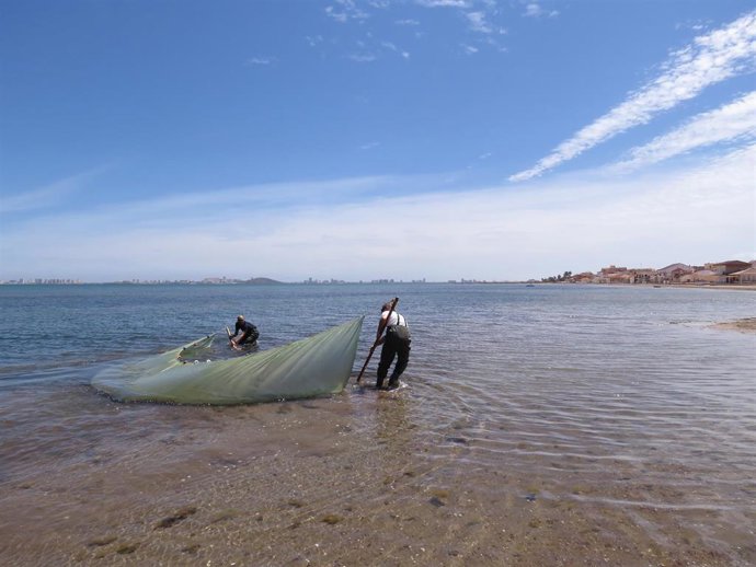 Archivo - El CSIC propone un plan para fomentar el ecoturismo y la economía verde en el Mar Menor con 14 soluciones y 56 medidas.