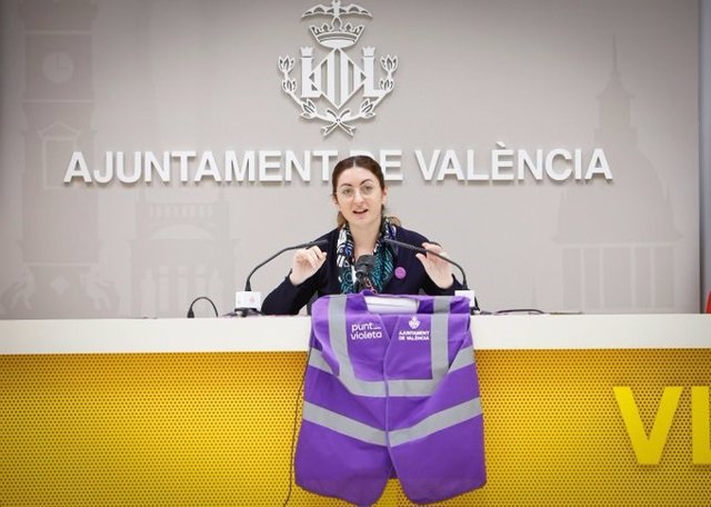 Archivo - La regidora d'Igualtat i Polítiques de Gènere i LGTBI a València , Lucía Beamud, en una imatge d'arxiu.