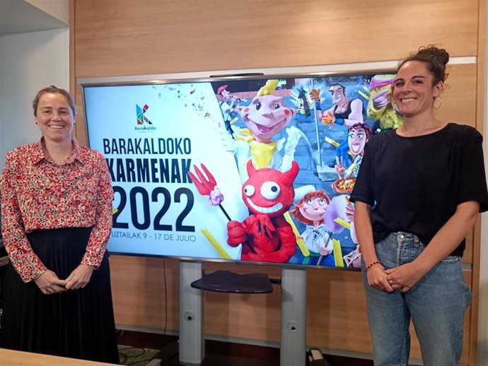 Nerea Cantero, en una rueda de prensa junto a Leire Orbe.