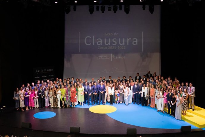 El Instituto de Estudios Cajasol clausura con éxito su curso académico 2021/2022