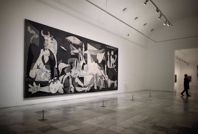 Archivo - Original del 'Guernica' de Pablo Picasso en el Museo Reina Sofía de Madrid.