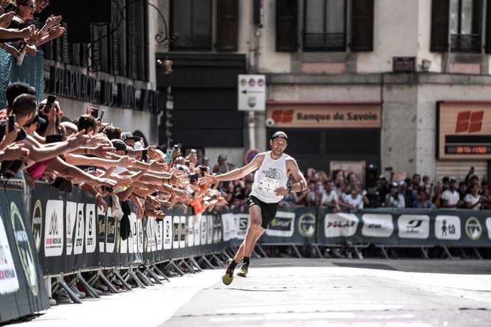 La victoire de Jonathan Albon saluée par la foule  Chamonix !