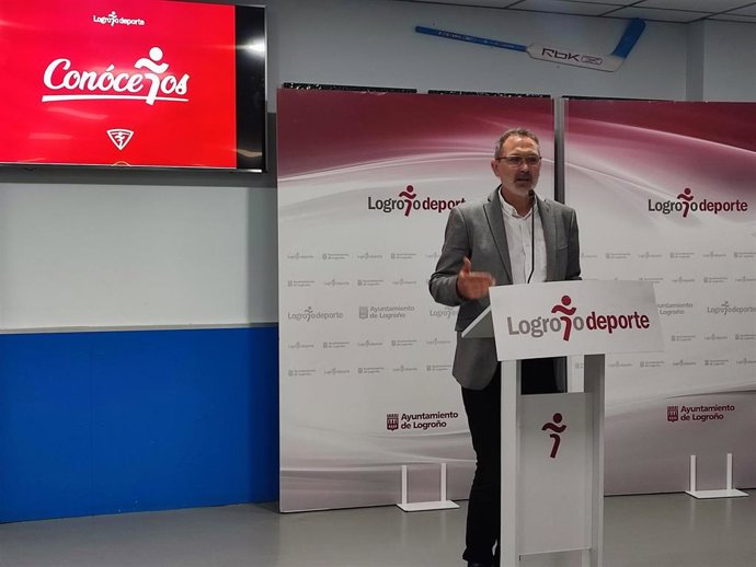 El concejal de Deporte, Rubén Antoñanzas, presenta la campaña 'Conócenos'