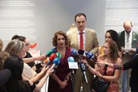 Montero espera que la mayoría absoluta sirva para que Moreno deje la "confrontación permanente" con el Gobierno