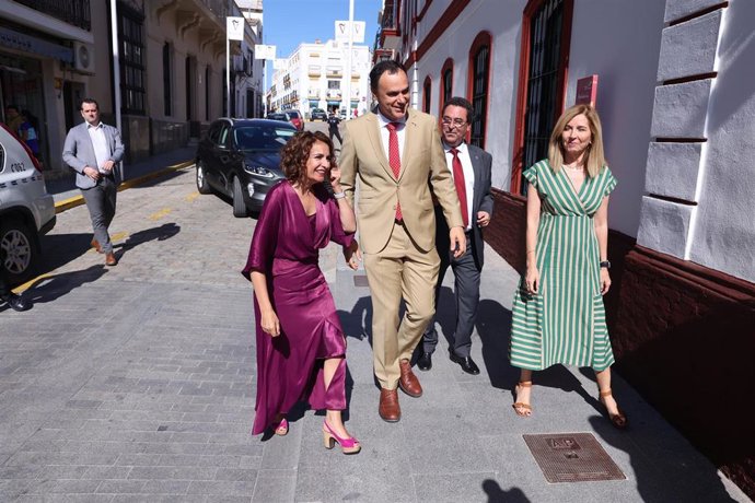 La ministra de Hacienda, María Jesús Montero, este viernes en Lebrija (Sevilla).
