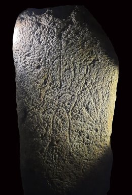 Nueva estela de guerrero localizada en Cañaveral de León