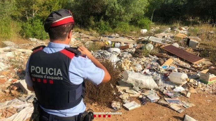 Un dels abocadors detectats pels Mossos d'Esquadra a Alcanar (Tarragona)
