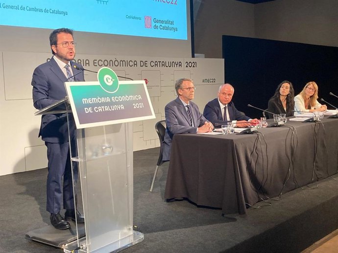 El presidente de la Generalitat, Pere Aragons, este viernes en la Llotja de Mar durante la presentación de la Memoria Económica de 2021 de la Cámara de Barcelona