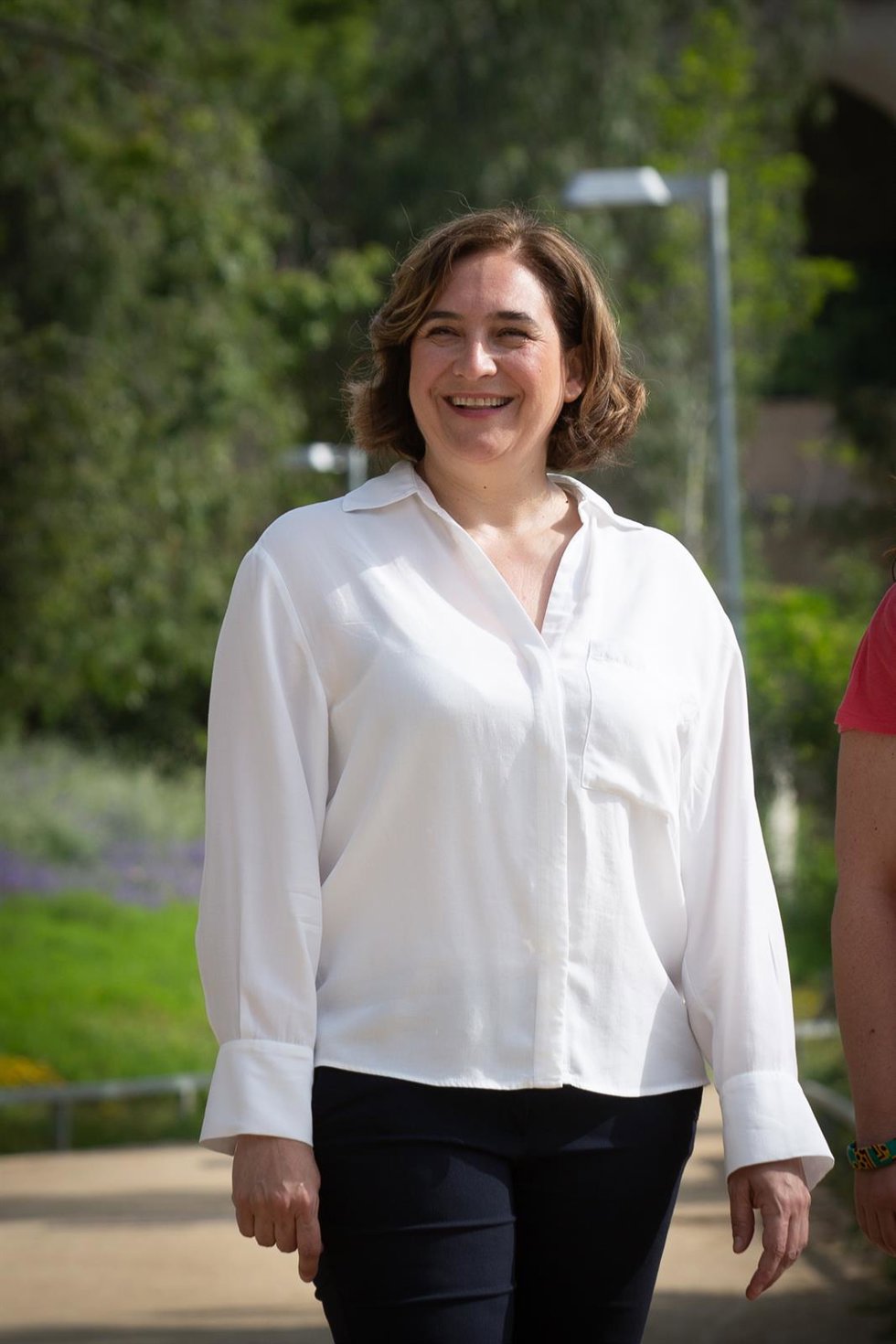 Archivo - La alcaldesa de Barcelona, Ada Colau, posa tras informar que se presentará por tercera vez a las elecciones municipales, a 19 de mayo de 2022, en Barcelona, Catalunya (España). Un anuncio que llega justo cuando falta un año para las elecciones