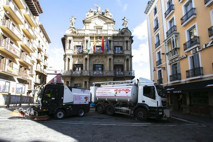 El Ayuntamiento de Pamplona duplica el personal del servicio de limpieza para los Sanfermines.