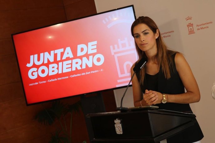 La concejal de Limpieza viaria, Carmen Fructuoso