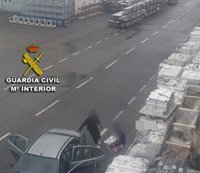 Investigados dos vecinos de Santiago por robar material metálico valorado en 10.000 euros en Valga y Caldas de Reis