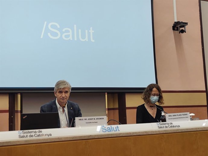 El conseller de Salut, Josep Maria Argimon, i la directora general de Planificació en Salut, Aina Plaza