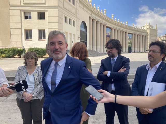 (E-D) Mercè Rius, Jaume Collboni, Laia Bonet, Ricard Font i Isidre Gavín