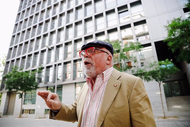 El comisario jubilado José Manuel Villarejo sale de declarar en la Audiencia Nacional.