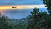 Rescatan a dos jóvenes en una zona escarpada y de gran riesgo en una montaña cerca de Valldemossa