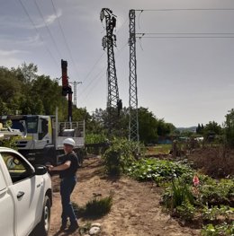Endesa invierte 152.000 euros en reforzar la red eléctrica de Girona