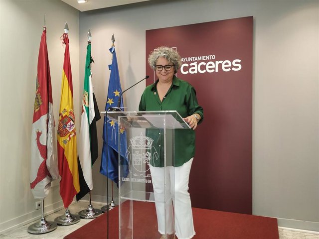 La portavoz del Gobierno del Ayuntamiento de Cáceres, María José Pulido, en la rueda de prensa posterior a la Junta de Gobierno local