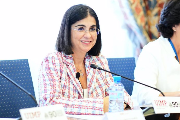 La ministra de Sanidad, Carolina Darias, durante el 'XV Encuentro Interautonómico sobre Protección Jurídica del Paciente' de la UIMP, en el Palacio de la Magdalena