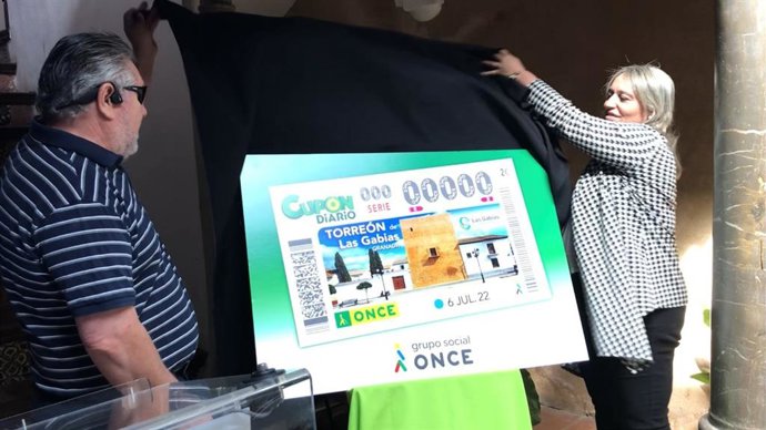 Presentación del cupón dedicado al Torreón de Las Gabias (Granada)
