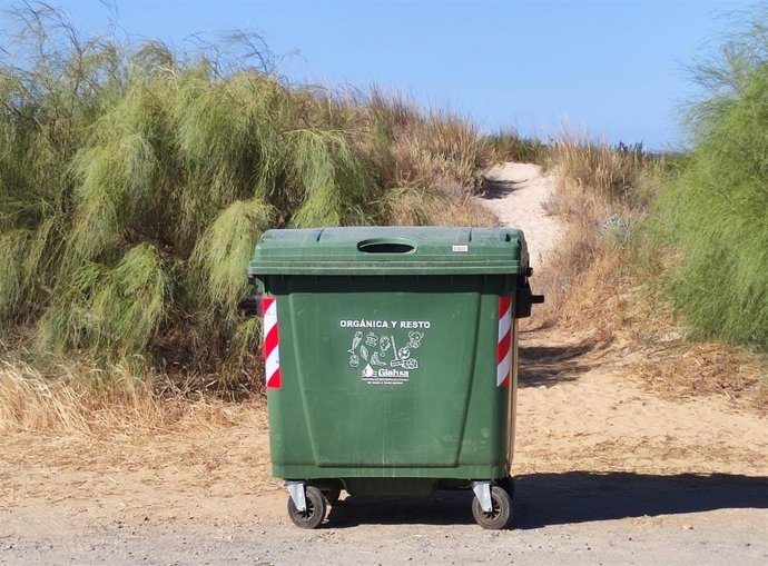 Giahsa activa el refuerzo veraniego de sus servicios de recogida de residuos en las localidades costeras.