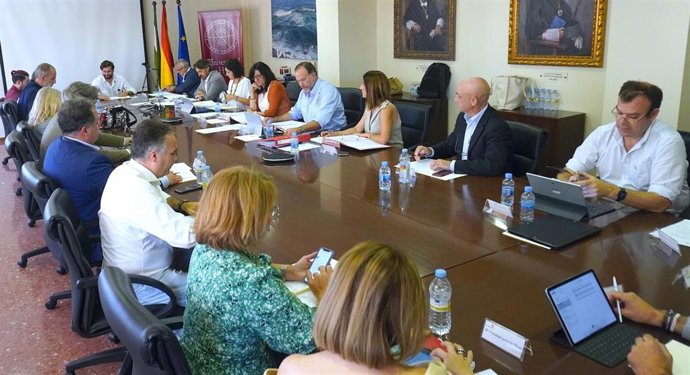 Archivo - El Consejo Social de la UHU aprueba las cuentas anuales universitarias y la oferta de títulos propios.