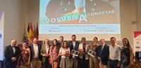 La empresa de dermocosmética AOKlabs recibe el galardón de mejor iniciativa emprendedora en los premios AJE Sevilla