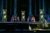 El Festival de Teatro Clásico de Mérida se inaugura con un 'Julio César' en la época de las redes sociales y el trap